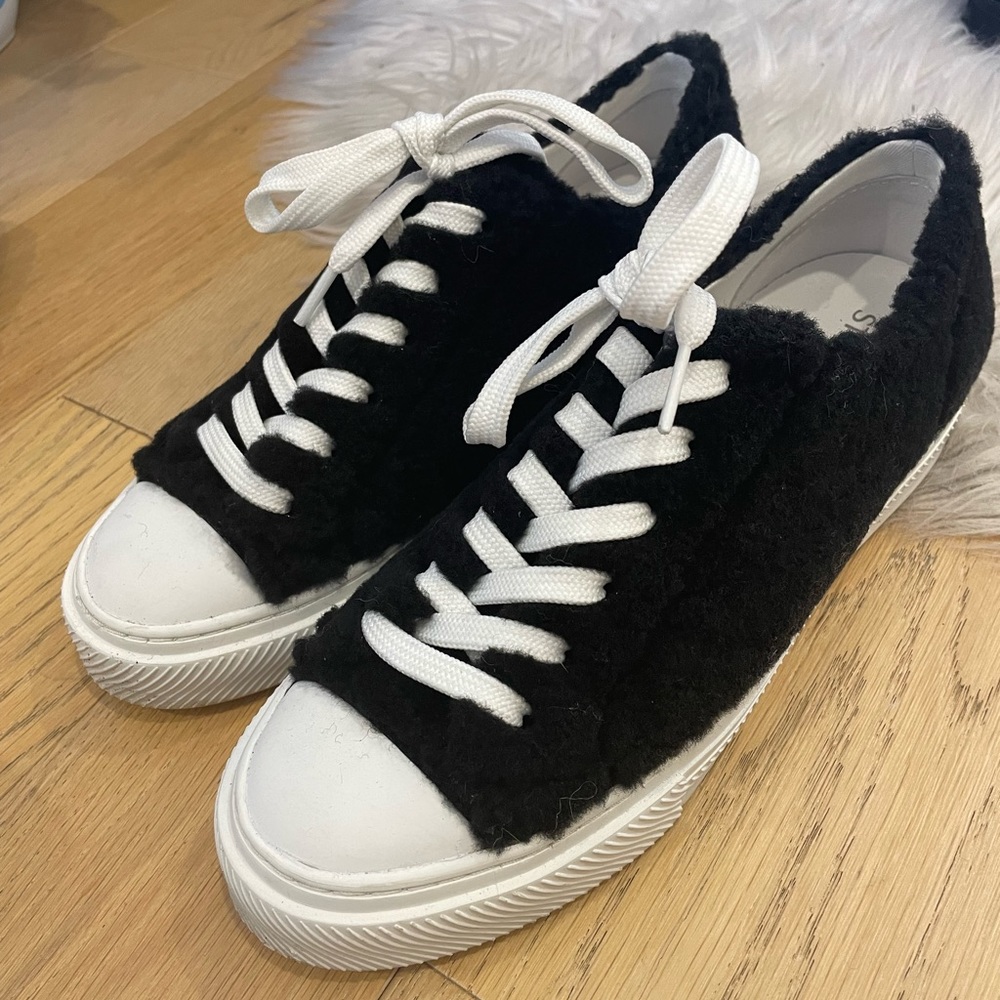 Black fuzzy Stuart weitzman sneakers